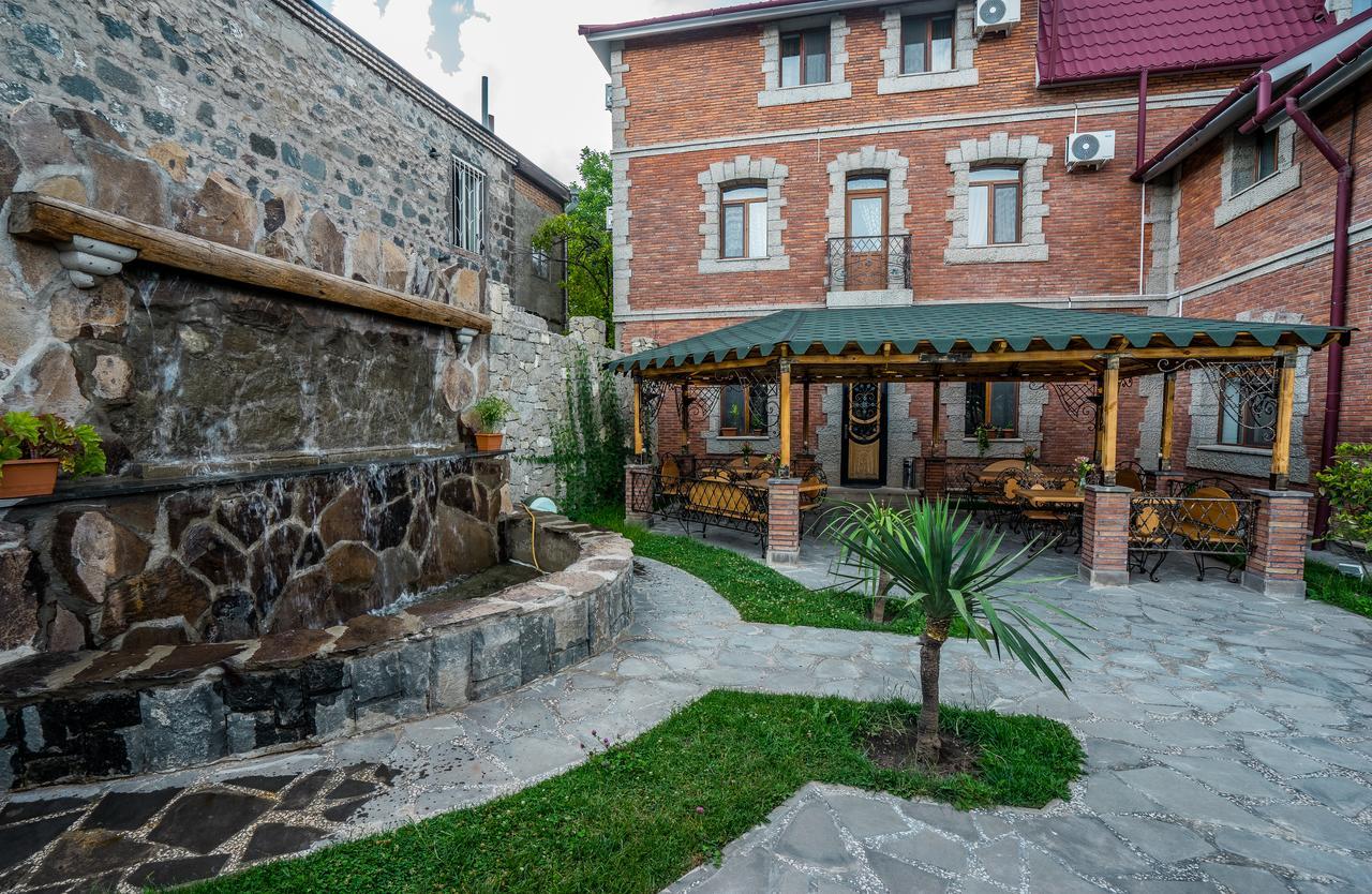 Hotel Tiflis Achaltsiche Buitenkant foto